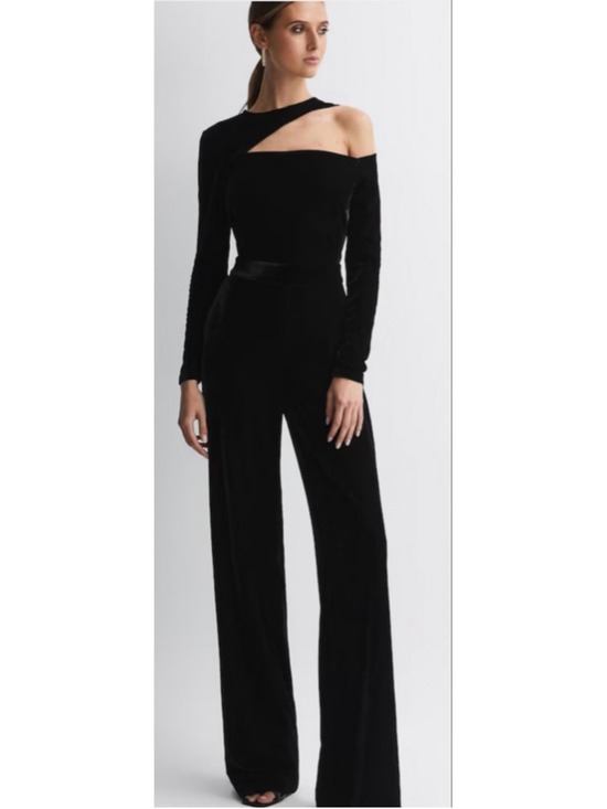 REISS Pants - NWT REISS Adele Velvet Off-The-Shoulder Jumpsuit in Black Size 6 Sold Out Style!